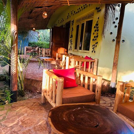 Afro Smile Hotel & Guest House 진자 외부 사진