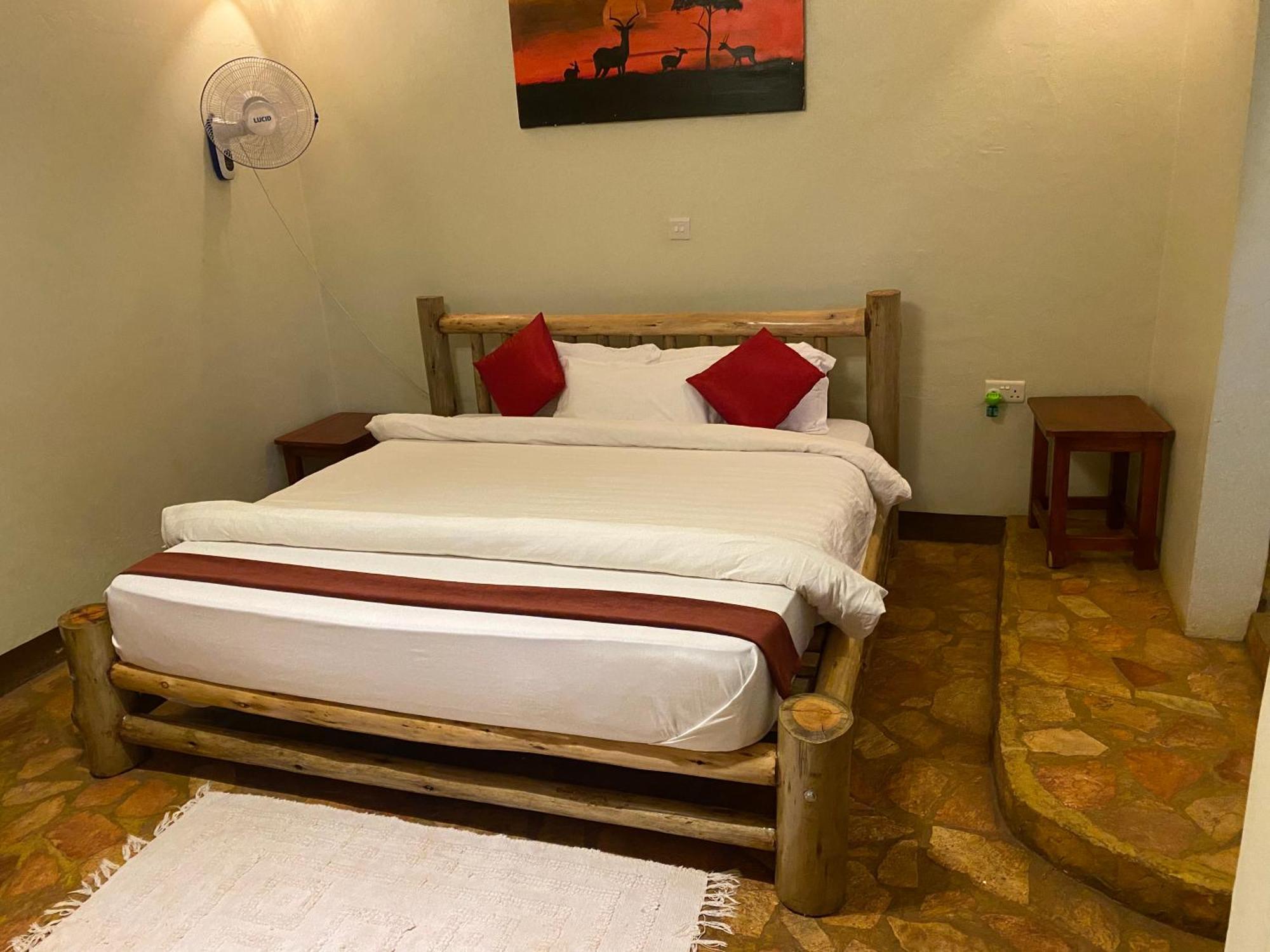 Afro Smile Hotel & Guest House 진자 외부 사진