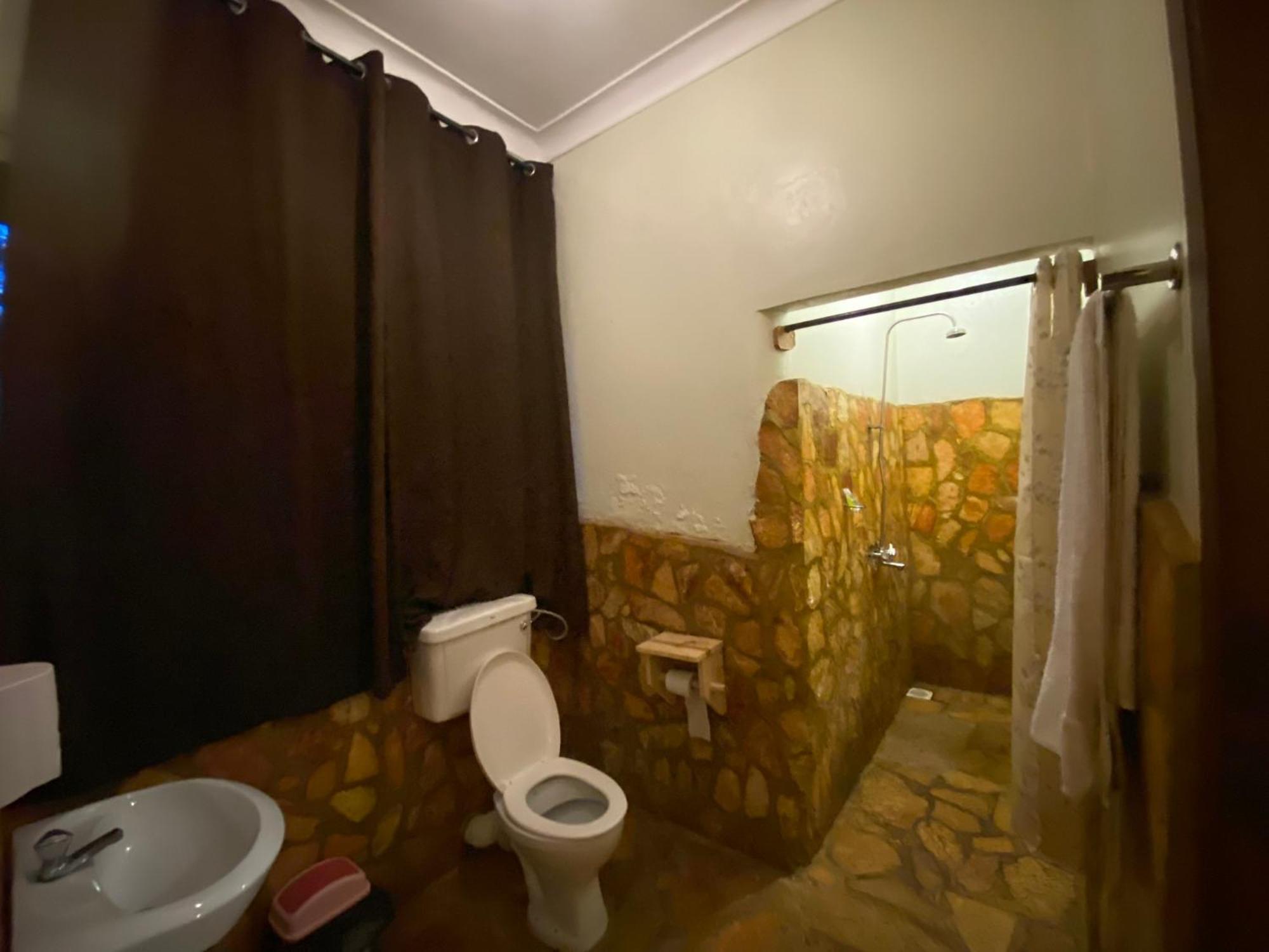 Afro Smile Hotel & Guest House 진자 외부 사진
