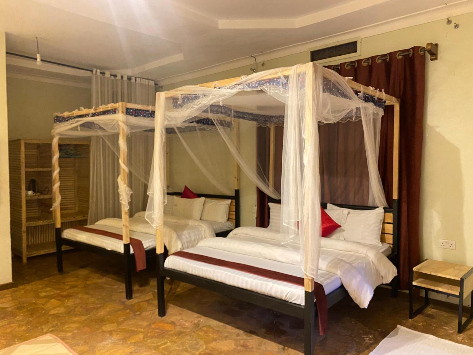 Afro Smile Hotel & Guest House 진자 외부 사진