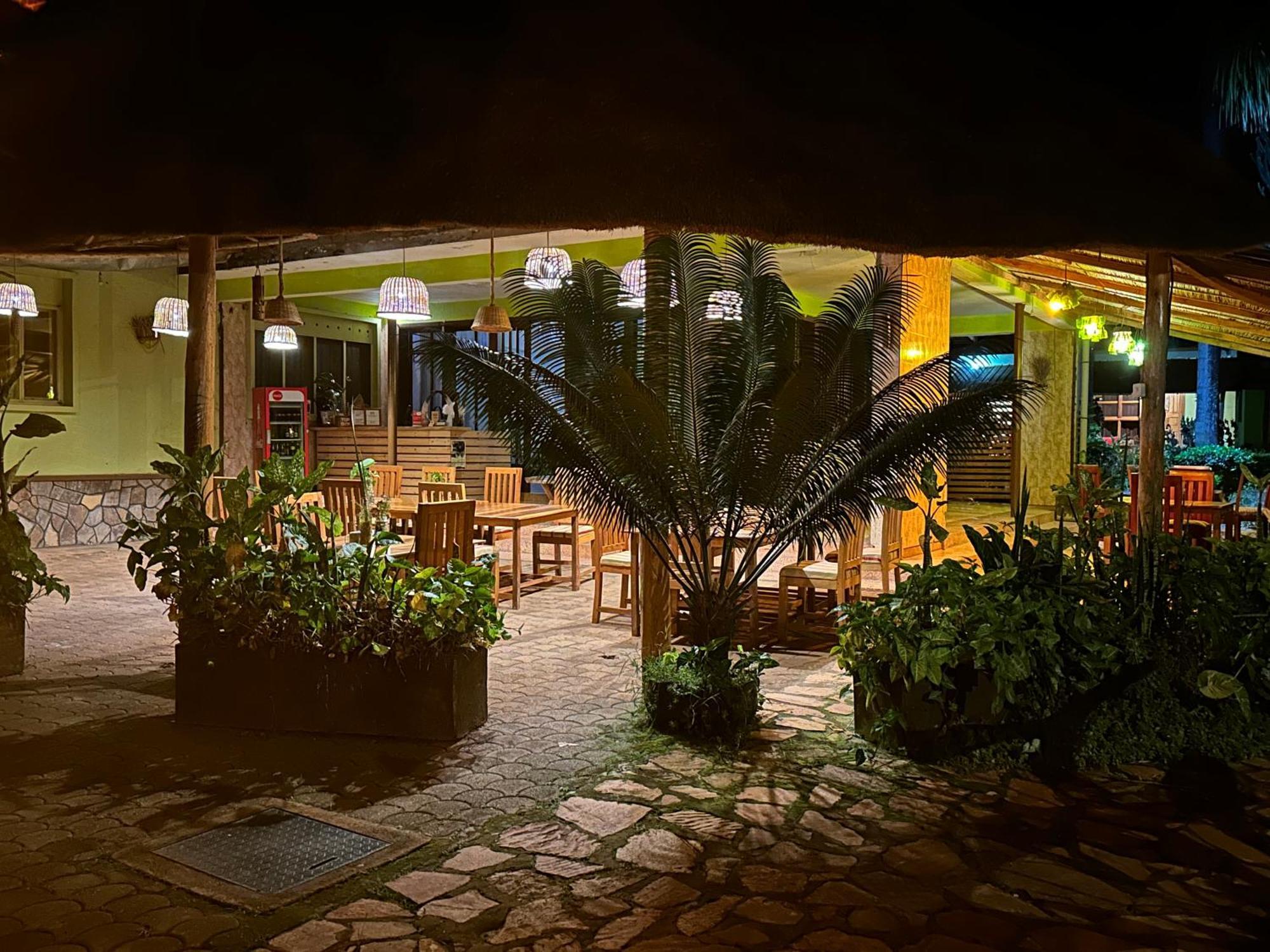 Afro Smile Hotel & Guest House 진자 외부 사진