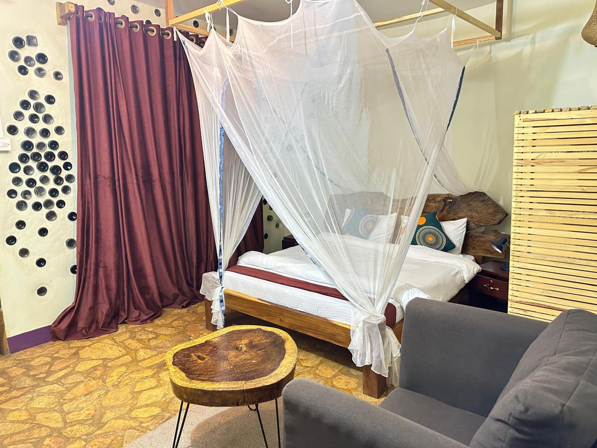 Afro Smile Hotel & Guest House 진자 외부 사진