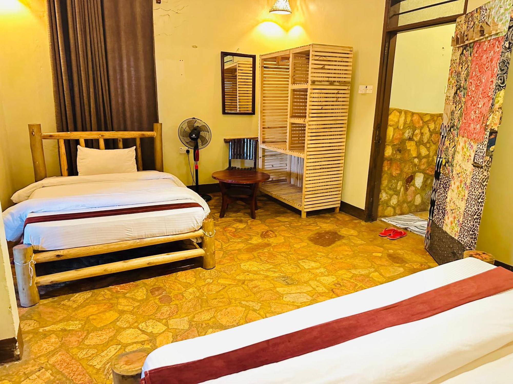 Afro Smile Hotel & Guest House 진자 외부 사진
