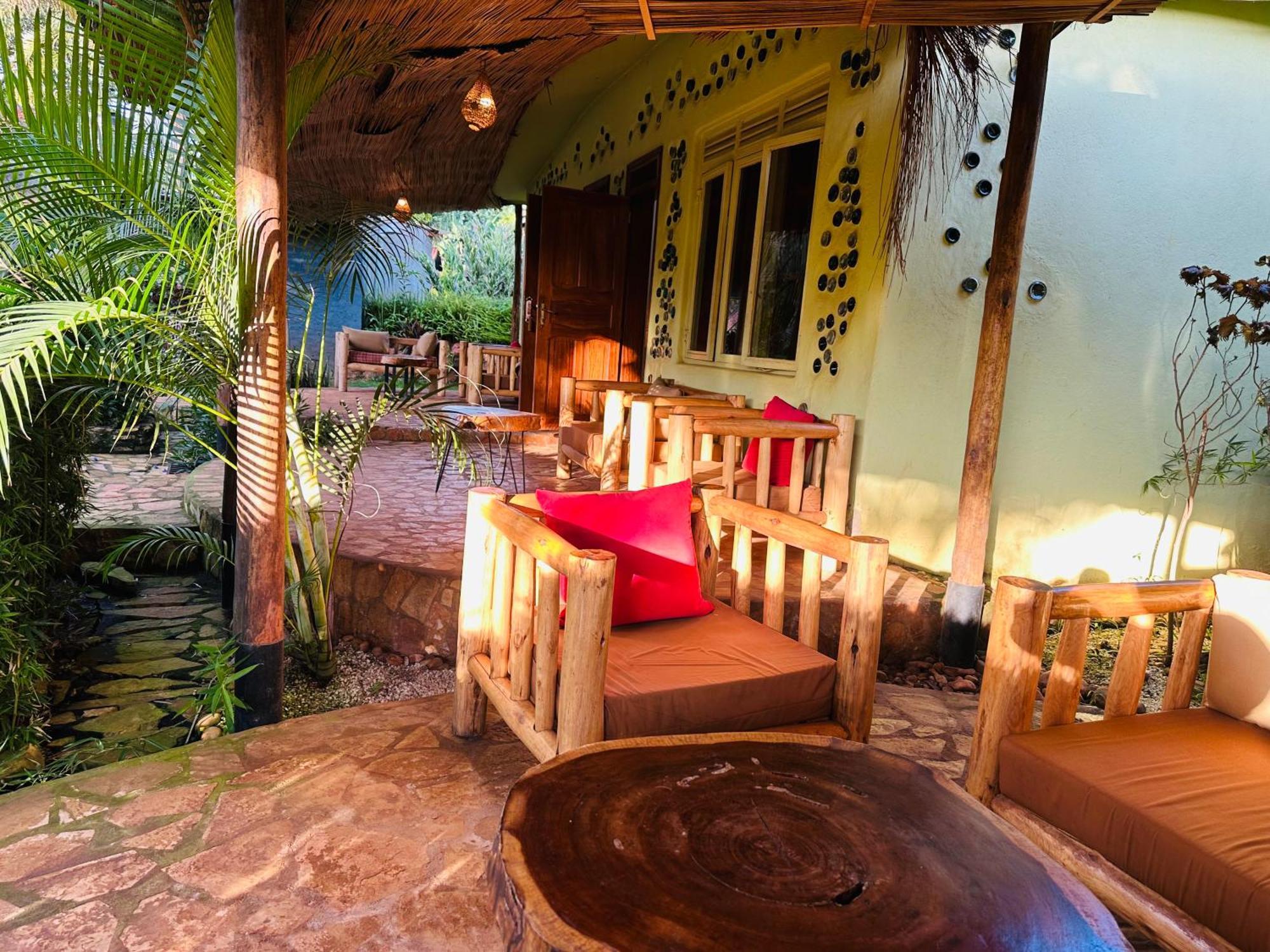 Afro Smile Hotel & Guest House 진자 외부 사진