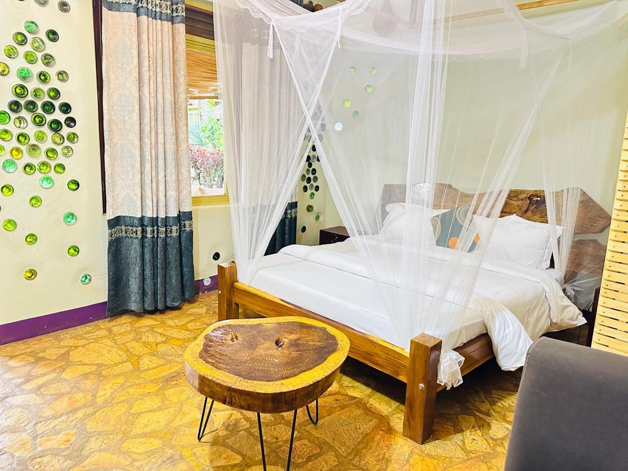 Afro Smile Hotel & Guest House 진자 외부 사진