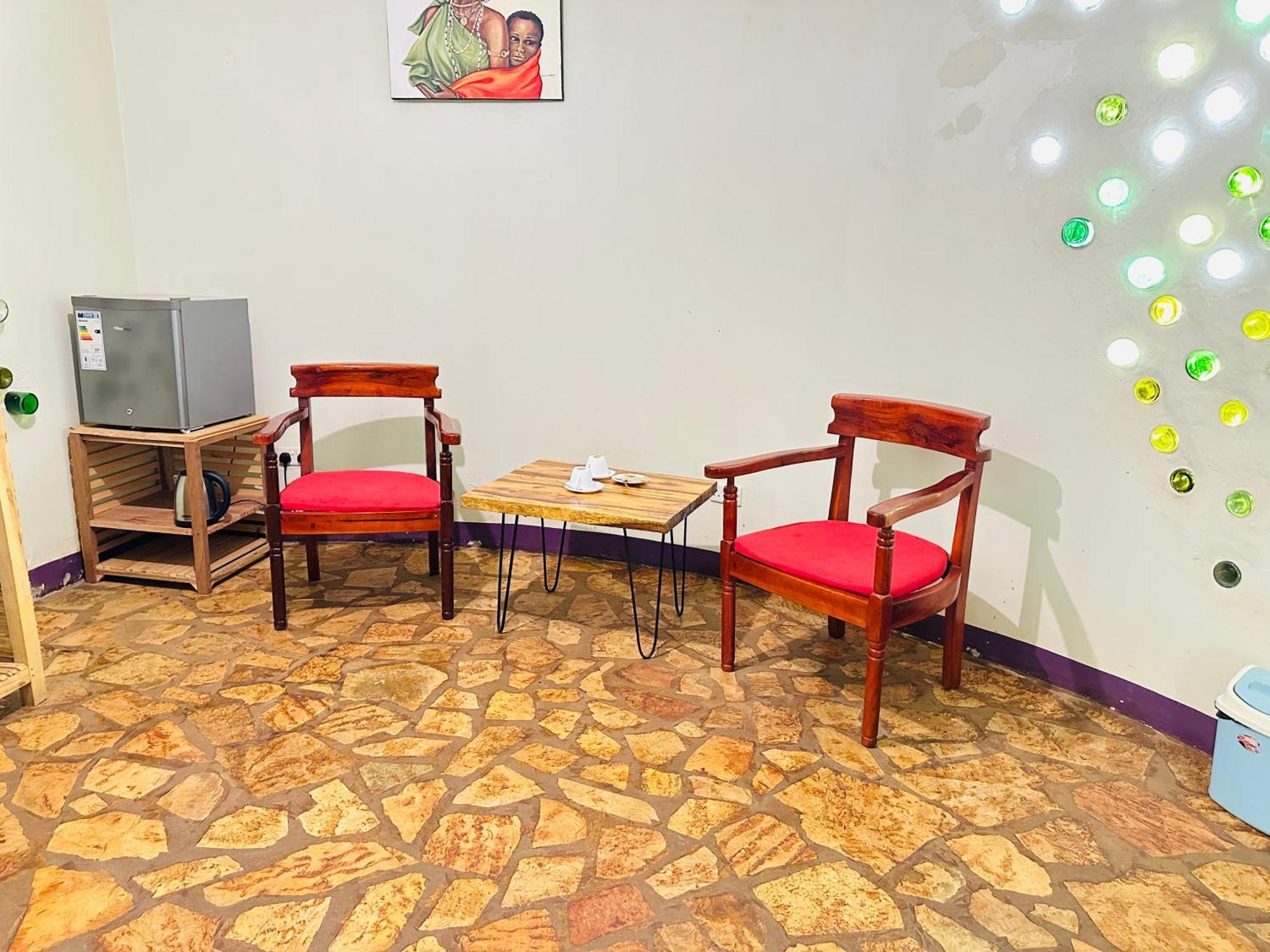Afro Smile Hotel & Guest House 진자 외부 사진