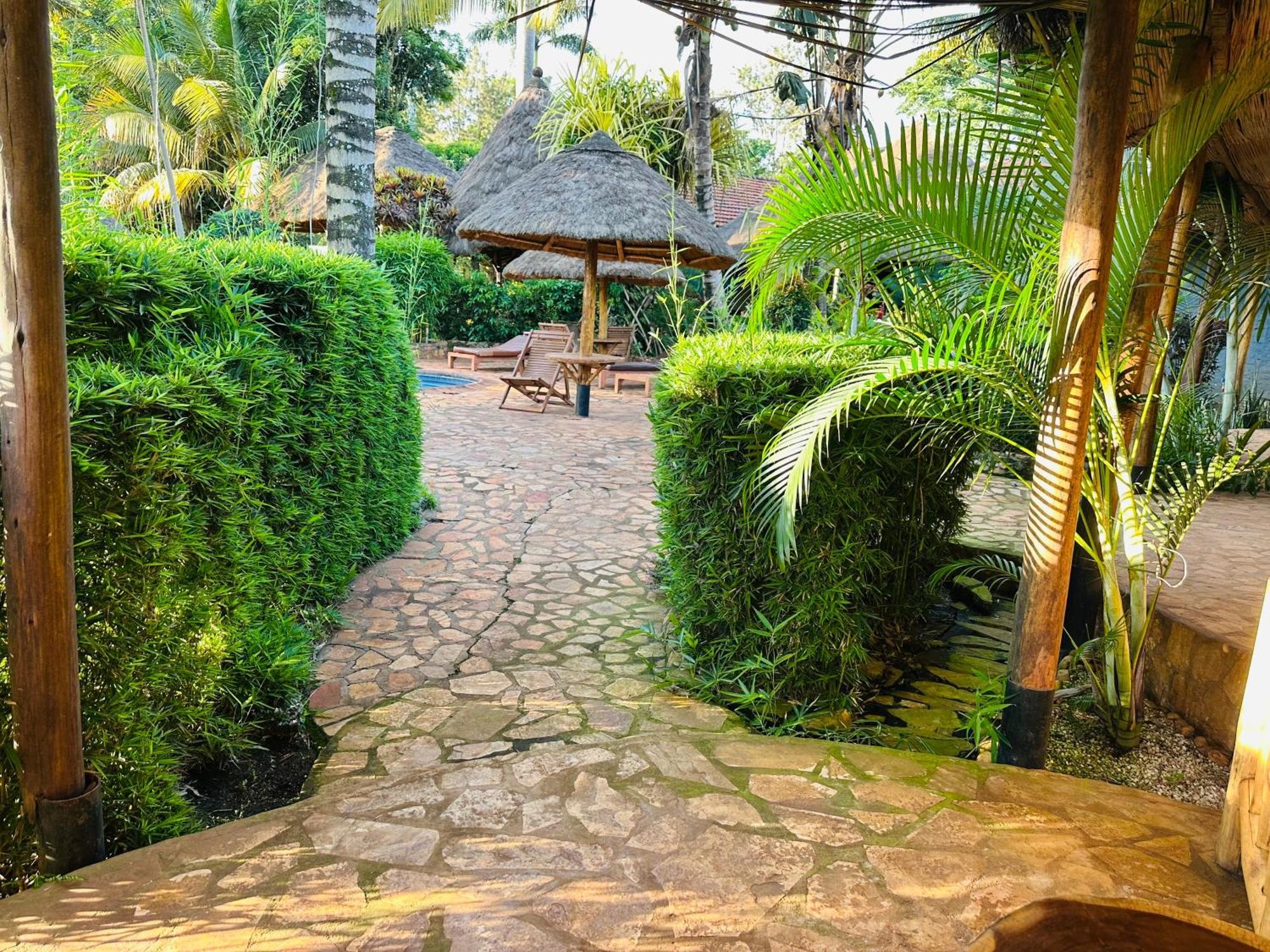 Afro Smile Hotel & Guest House 진자 외부 사진