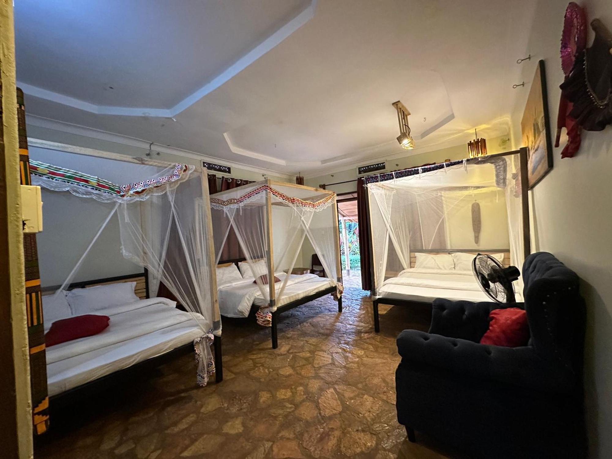 Afro Smile Hotel & Guest House 진자 외부 사진