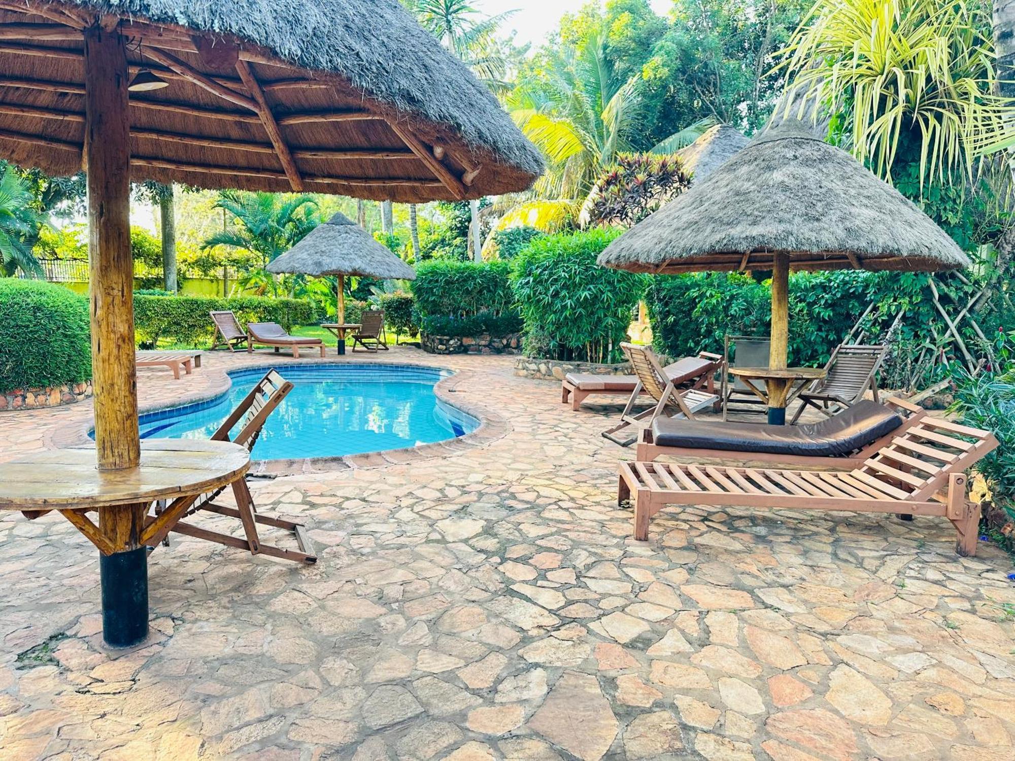 Afro Smile Hotel & Guest House 진자 외부 사진